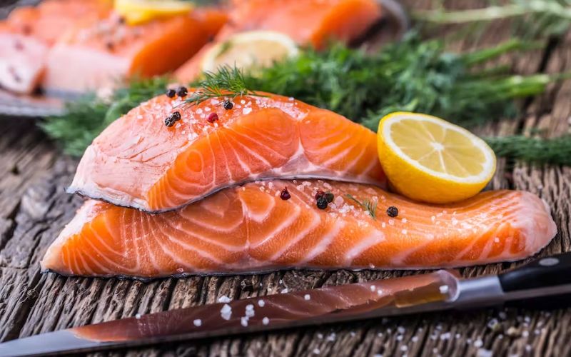 Cá hồi chứa nhiều hàm lượng chát dinh dưỡng tốt cho sức khỏe 